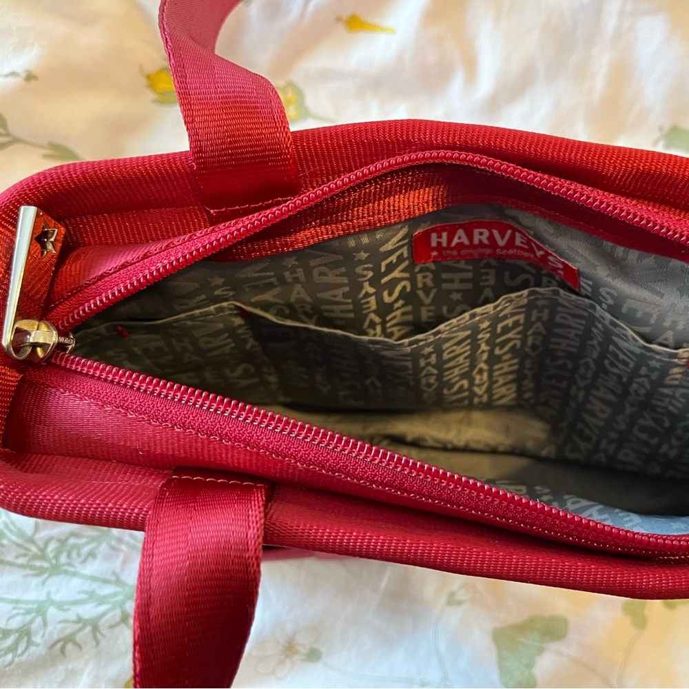 Harvey’s seatbelt bag. Red. Medium tote. Very clean. - Picture 6 of 9